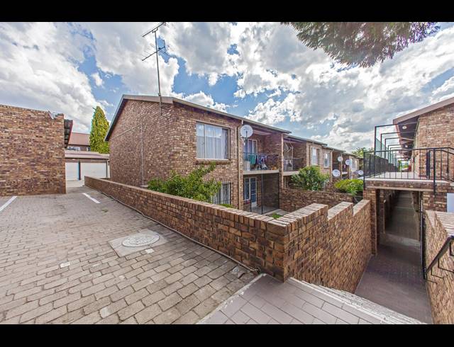 2 BEDROOM APARTMENT FOR SALE IN FERNDALE